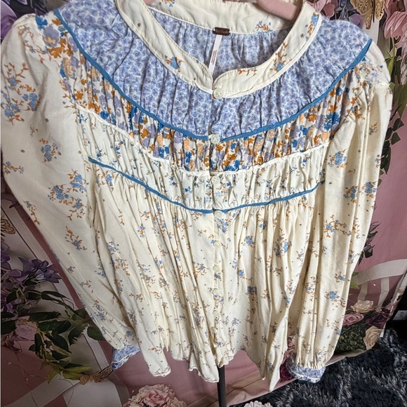 FREE PEOPLE Paloma Ivory Blue Floral Print Boho Long Sleeve Button Shirt Medium - Picture 9 of 15